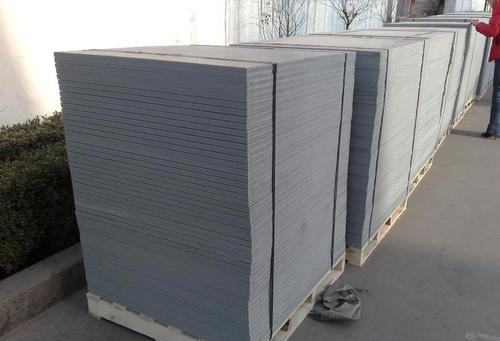 <a href=http://www.foreshore.com.cn/ target=_blank class=infotextkey>免燒磚托板</a>的種類